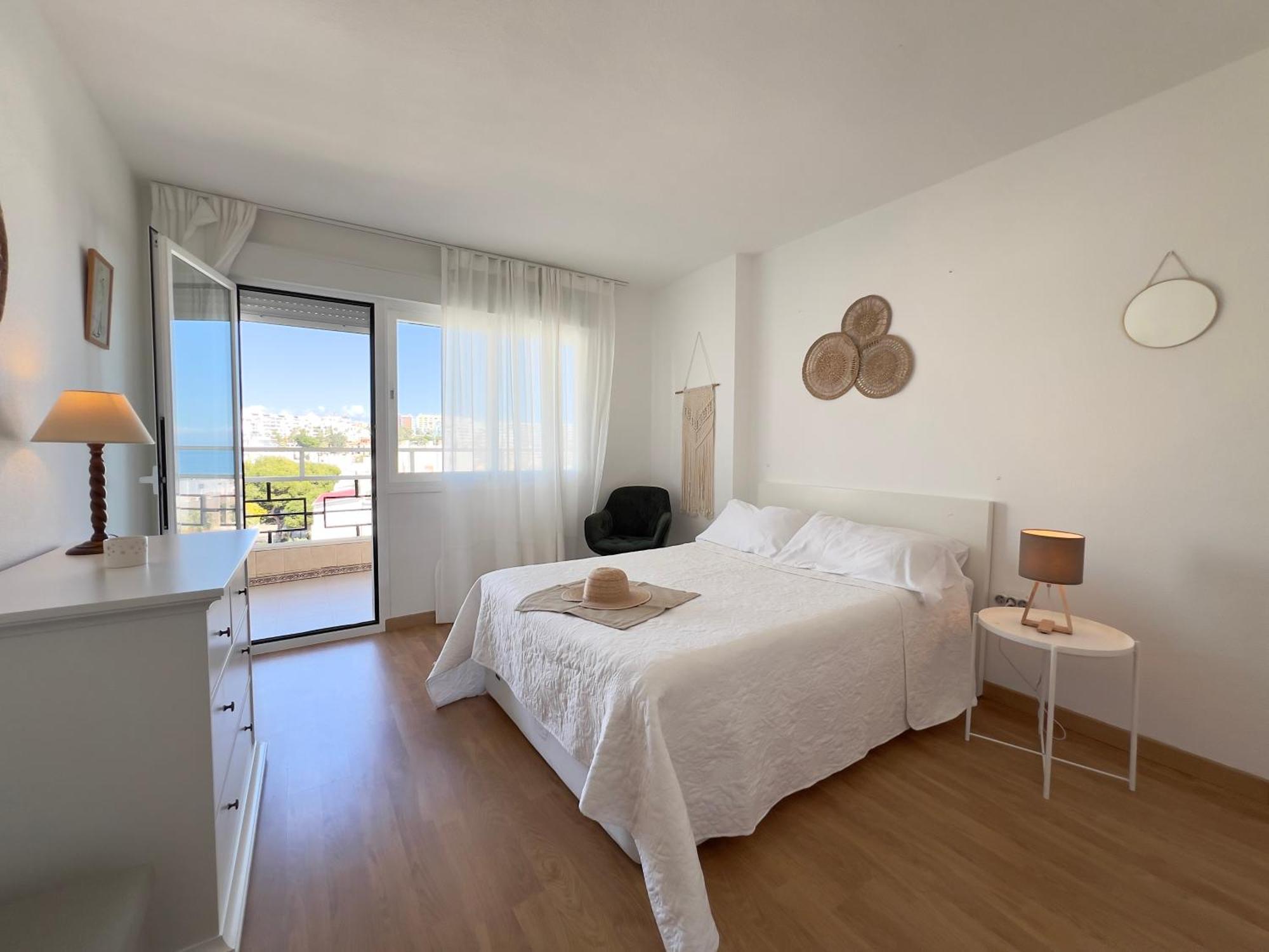 En Carihuela Con Vistas Y Plaza De Garaje, Nucleo Cristal Apartment ตอร์เรโมลิโนส ภายนอก รูปภาพ