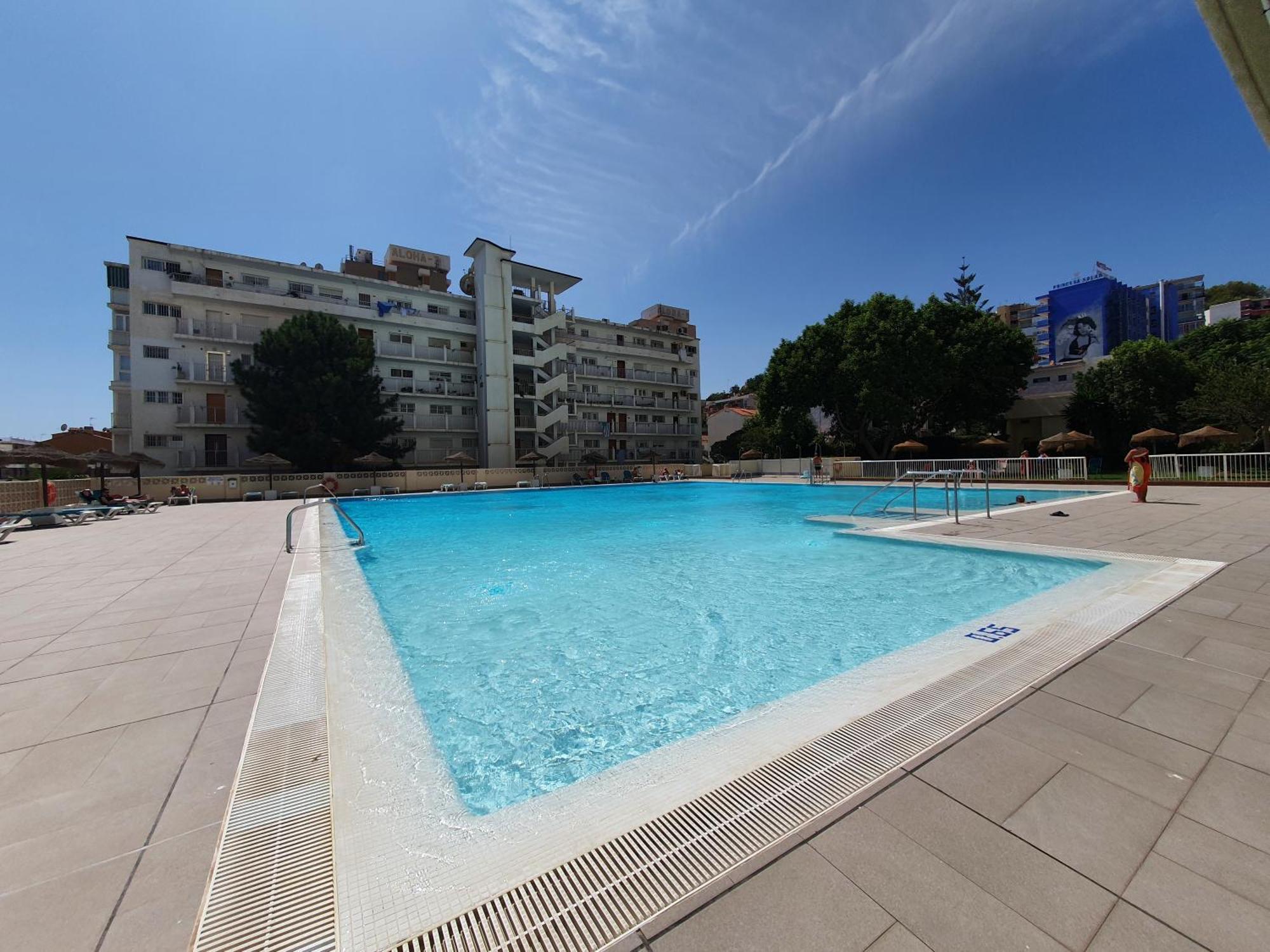 En Carihuela Con Vistas Y Plaza De Garaje, Nucleo Cristal Apartment ตอร์เรโมลิโนส ภายนอก รูปภาพ
